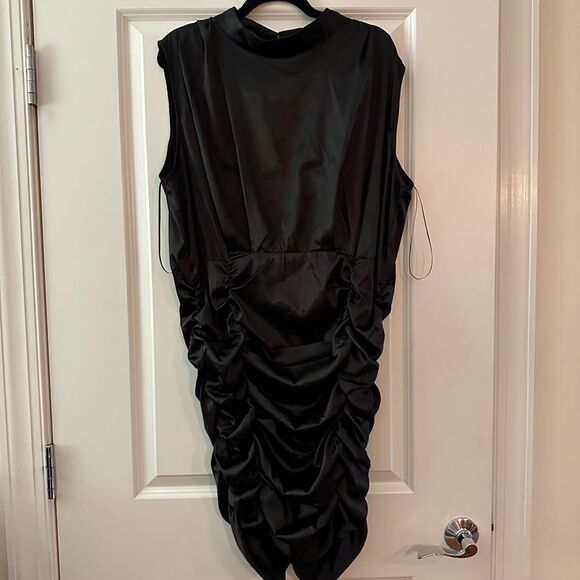 Katchme Plus satin ruched mini dress in black - Picture 3 of 3